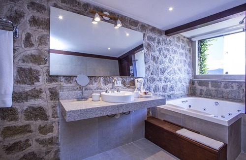 Piuva Hotel | Exceptional Barra Do Piuva Porto Hotel with Ocean Views