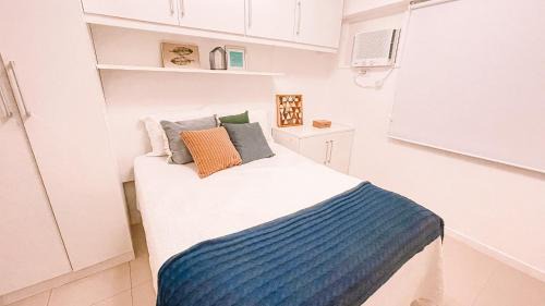 Jacarepagua Apartment | Ideal Retreat for Couples and Families with Oceanfront Spa