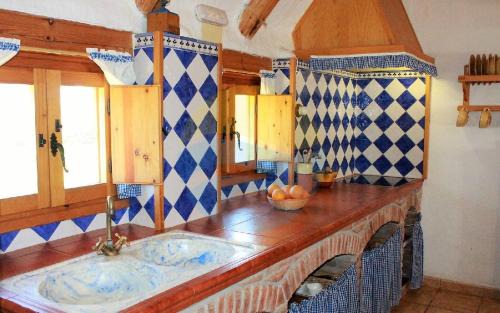 Sant Jaume d'Enveja House | Delta Haven: Poolside Retreat with BBQ & Pet-Friendly Spaces