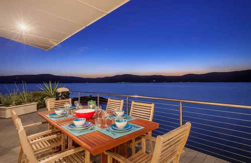 Palm Beach House | Idyllic Barrenjoey Beach House with Ocean View & Breakfast