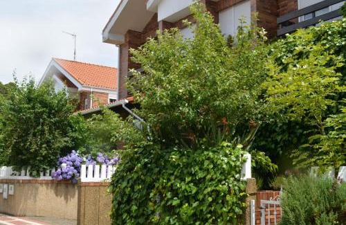 Arnuero House | Stay at Barrio El Palacio: Family & Pet-Friendly Retreat