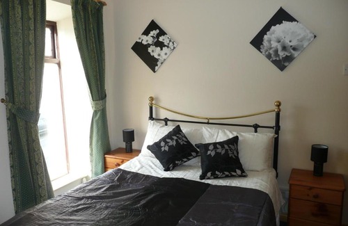 Moville House | Charming Barron's Bed & Breakfast: Rated 9/10 with Breakfast