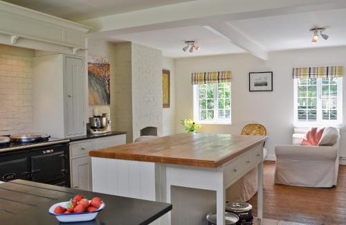 Cheddar House | Family-Friendly Barrowswood: 4-Star Stay with High Ratings