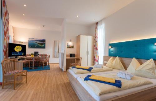 Velden am Worther See Hotel | Relaxing Barry Memle Hotel by the Lake with Private Beach