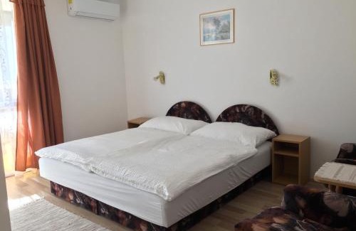Harkany Apartment | Beautiful Bartók Apartman: Rated 9.3, Family-Friendly Stay
