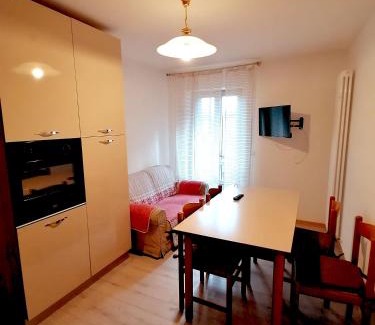 Roana Apartment | Bartakei