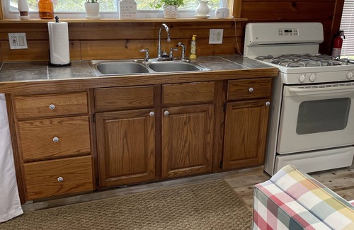 Isle of Springs Cottage | Top-Rated Barters Island Cottage with Family-Friendly Amenities