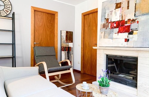 Arinsal Apartment | Modern Apartment Coma Pedrosa with Scenic Views in Arinsal