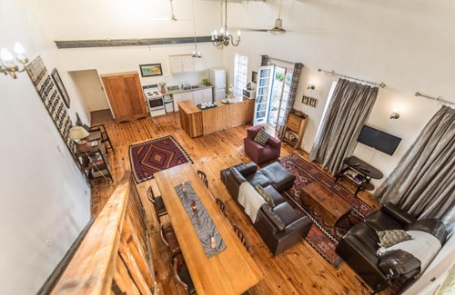 Grahamstown Bed & Breakfast | Relax at Bartholomew's Loft with Ocean Views & Pool Access