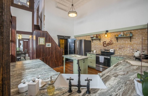 Bartlett House | Unique Stay at Bartlett Bank - A Movie-Inspired Experience!