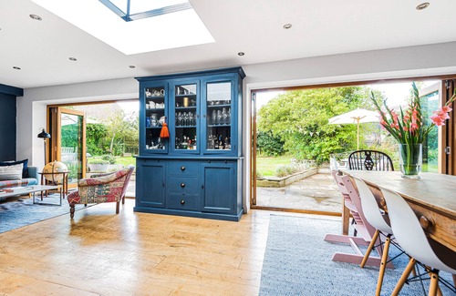 Holworth Bed & Breakfast | Top-Rated Barton Cottage Bed and Breakfast with Kitchen Access