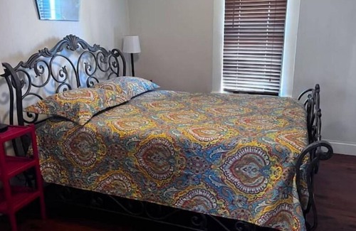 Valera House | Top-Rated Barton Getaway with Spa and Hot Tub Amenities
