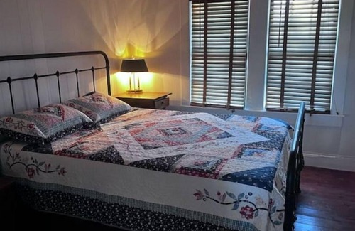 Valera House | Top-Rated Barton Getaway with Spa and Hot Tub Amenities