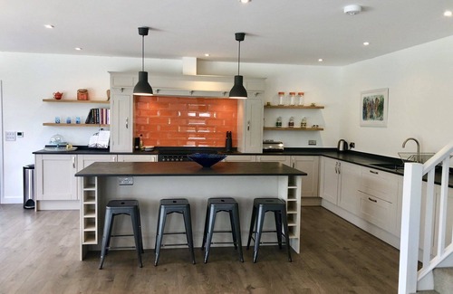 West Down Apartment | Relax at Barton Rock: Spacious Retreat with Hot Tub
