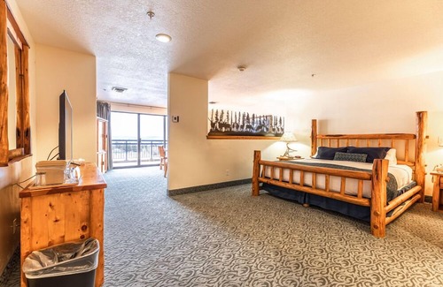 Jackpot Hotel | Bartons Club 93