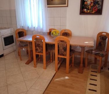 Canton 10 Apartment | Barun Apartman: Guest Rated 10/10 & Pet-Friendly Retreat