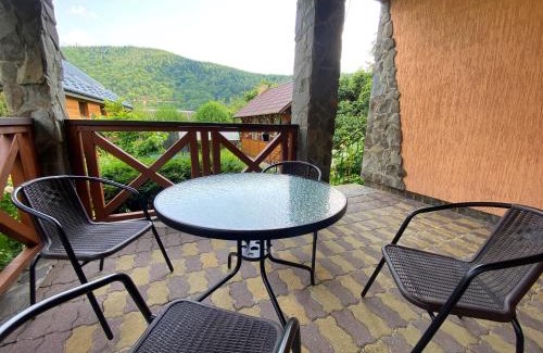 Yaremche Villa | Guest Rated 9.8: Barvinok Karpat with Oceanfront Views