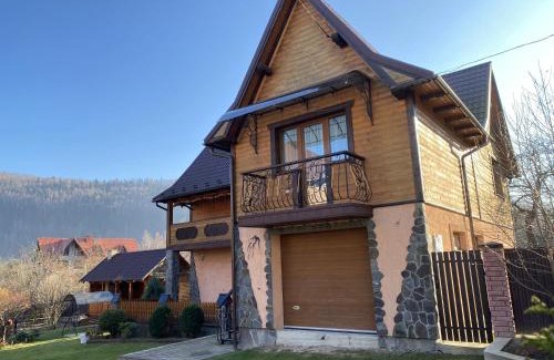 Yaremche Villa | Guest Rated 9.8: Barvinok Karpat with Oceanfront Views