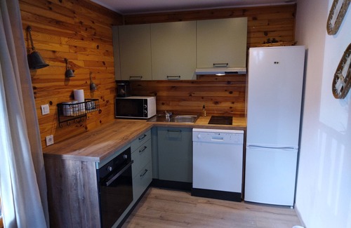 Saint-Etienne-de-Tinee Ski Chalet | Cozy Chalet with Garden Access, Rated 8.6/10 by Guests