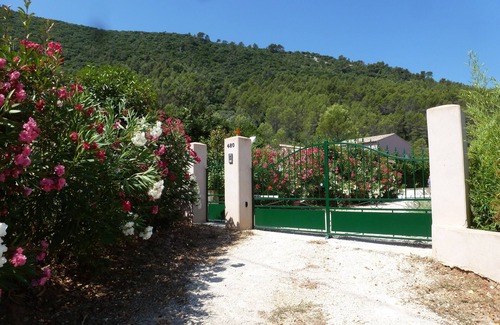 Sollies-Toucas Apartment | Inviting Villa with Ocean View & Private Garden Retreat