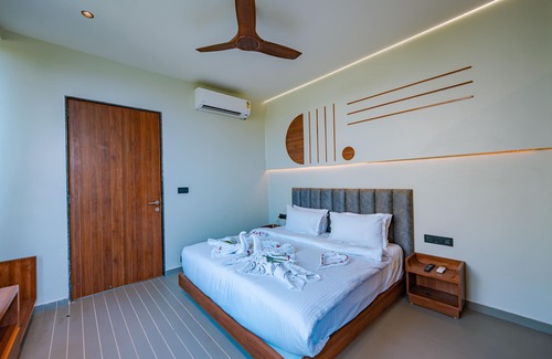 Halol Hotel | Relax at Basalt Paradise Resort and Spa with Breakfast Included