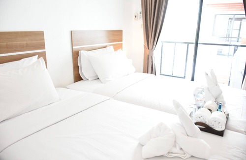 Ban Thung Sukla Hotel | Budget-Friendly Stay at Basaya Laemchabang with Pool