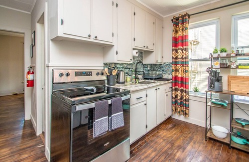 Gorham House | Base Camp Gorham Center - Inviting 2-Bed with Breakfast