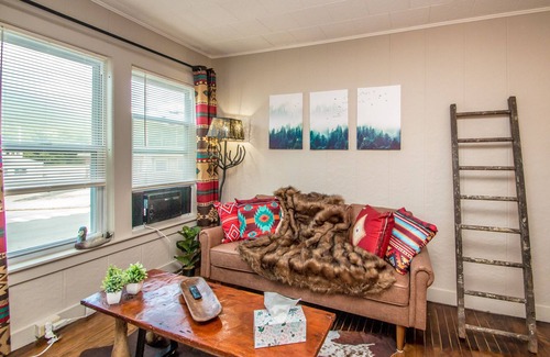Gorham House | Base Camp Gorham Center - Inviting 2-Bed with Breakfast