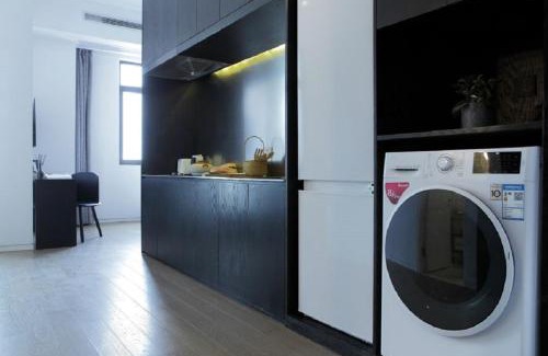 Pudong Apartment | Cozy base-PUSAN Serviced Apartment with Hot Tub & Breakfast