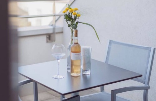 Nyon Apartment | Base XL Rental