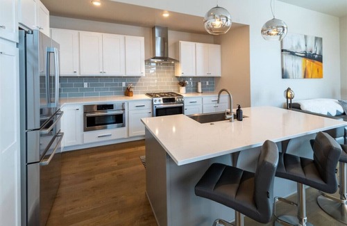 Silverthorne House | Basecamp 970 - Modern Mountain Retreat with Pool & Spa