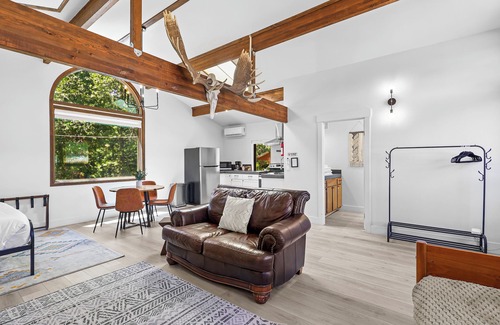 Mount Shasta Cabin | Discover a Unique Cabin Oasis with Mt Shasta Views
