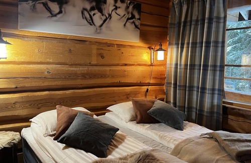 Kuusamo House | Basecamp Oulanka: Family-Friendly Retreat with Spa & Pool