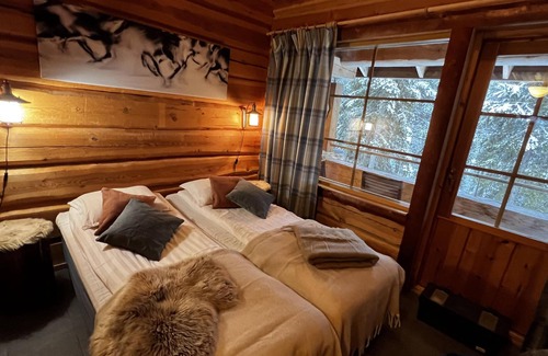 Kuusamo House | Basecamp Oulanka: Family-Friendly Retreat with Spa & Pool