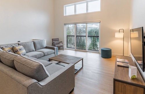 Revelstoke Hotel | Basecamp Resorts Revelstoke: Family-Friendly Three Bedroom Escape