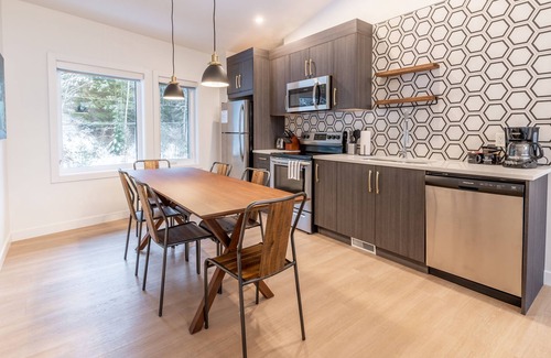 Revelstoke House | Basecamp Resorts Revelstoke I Two Bedroom Suite
