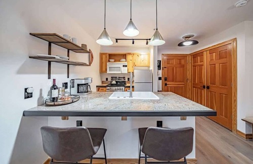 Driggs Condo | Romantic Getaway Near Grand Targhee with Hot Tub Retreat