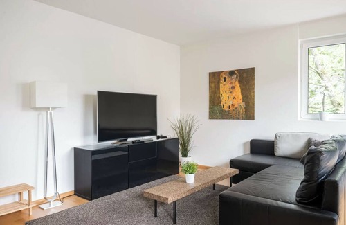 Bruderholz Apartment | BASELiving 3,5 Room Suite - Near ESC - Bahnhof SBB