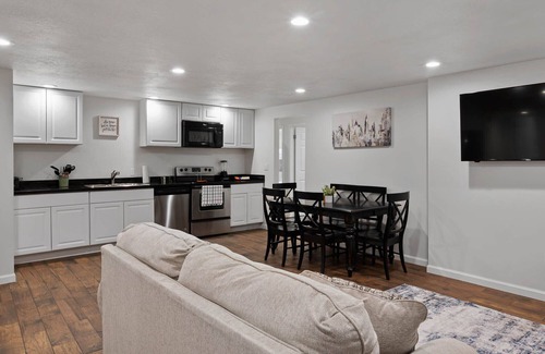Daybreak House | Cozy Basement Guest Suite with King Bed & Wifi Access