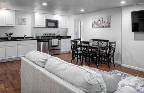 Daybreak House | Cozy Basement Guest Suite with King Bed & Wifi Access