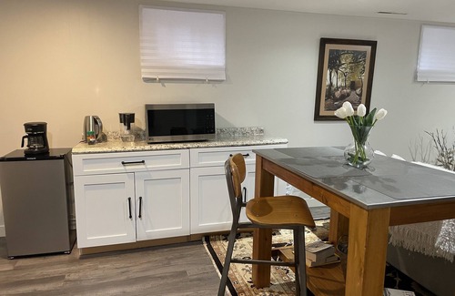 Hampden South House | Cozy Retreat Near DTC with Spa and Hot Tub Amenities