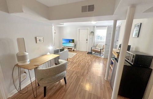 Downtown Condo | Cozy Studio Apartment Just One Mile from Downtown Raleigh