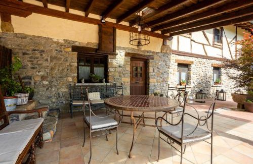 Forua House | Guest Favorite: Baserri Forua by Urdaibai Rentals