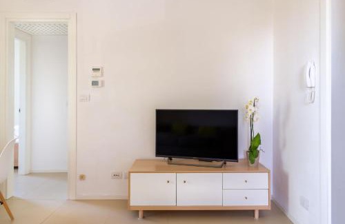 San Benedetto di Lugana Apartment | Baseventuno 2: Premier Stay with Pool and Kid-Friendly Space