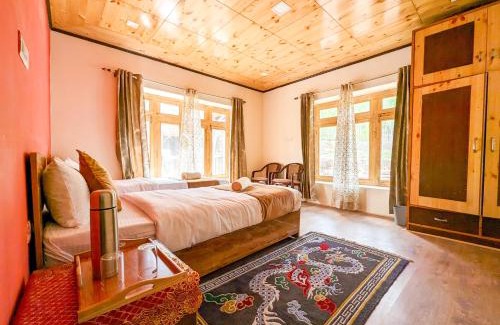 Phyang House | Inviting Basgo Palace View Homestay with Hot Tub & Breakfast