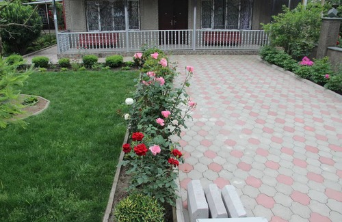 Kutaisi Apartment | Budget-Friendly Double Room with Child-Friendly Amenities