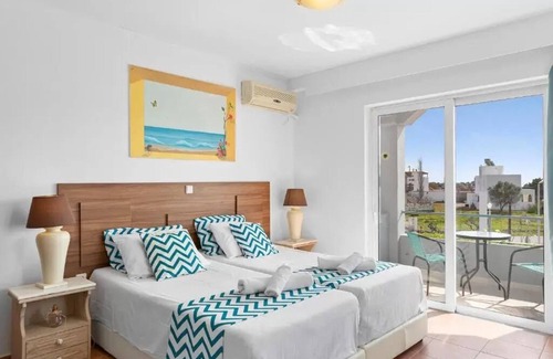 Haraki Bed & Breakfast | Cozy Double Room Ideal for Families with Kids