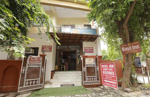 Taj Ganj House | Comfortable Basil Inn: Ideal for Indian Travelers