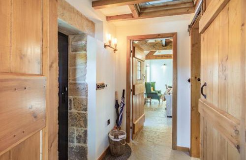 Egton House | Discover Basil's Barn: 4-Star Comfort with 9.3/10 Rating