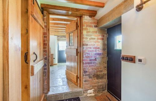 Egton House | Discover Basil's Barn: 4-Star Comfort with 9.3/10 Rating